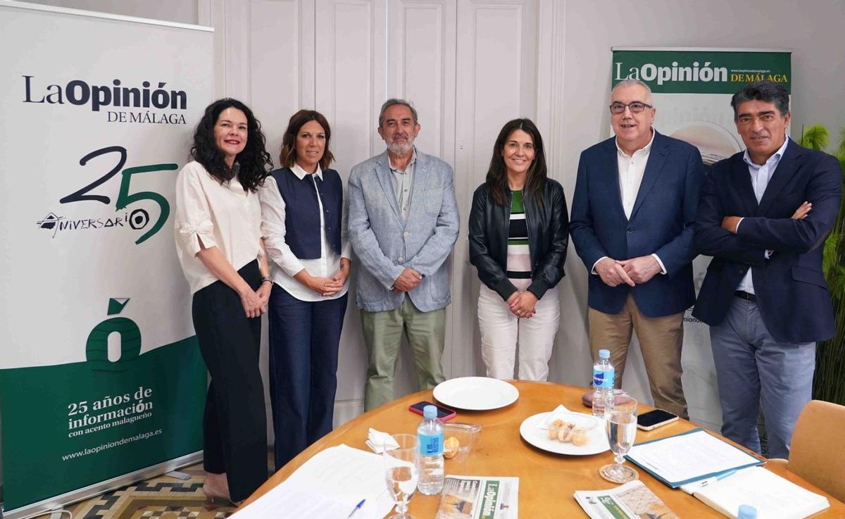 María José Valverde, Elvira Carrera, José Ramón Mendaza (director de La Opinión), Emilia Garrido, José Antonio Mañas y Javier Ferrer.
