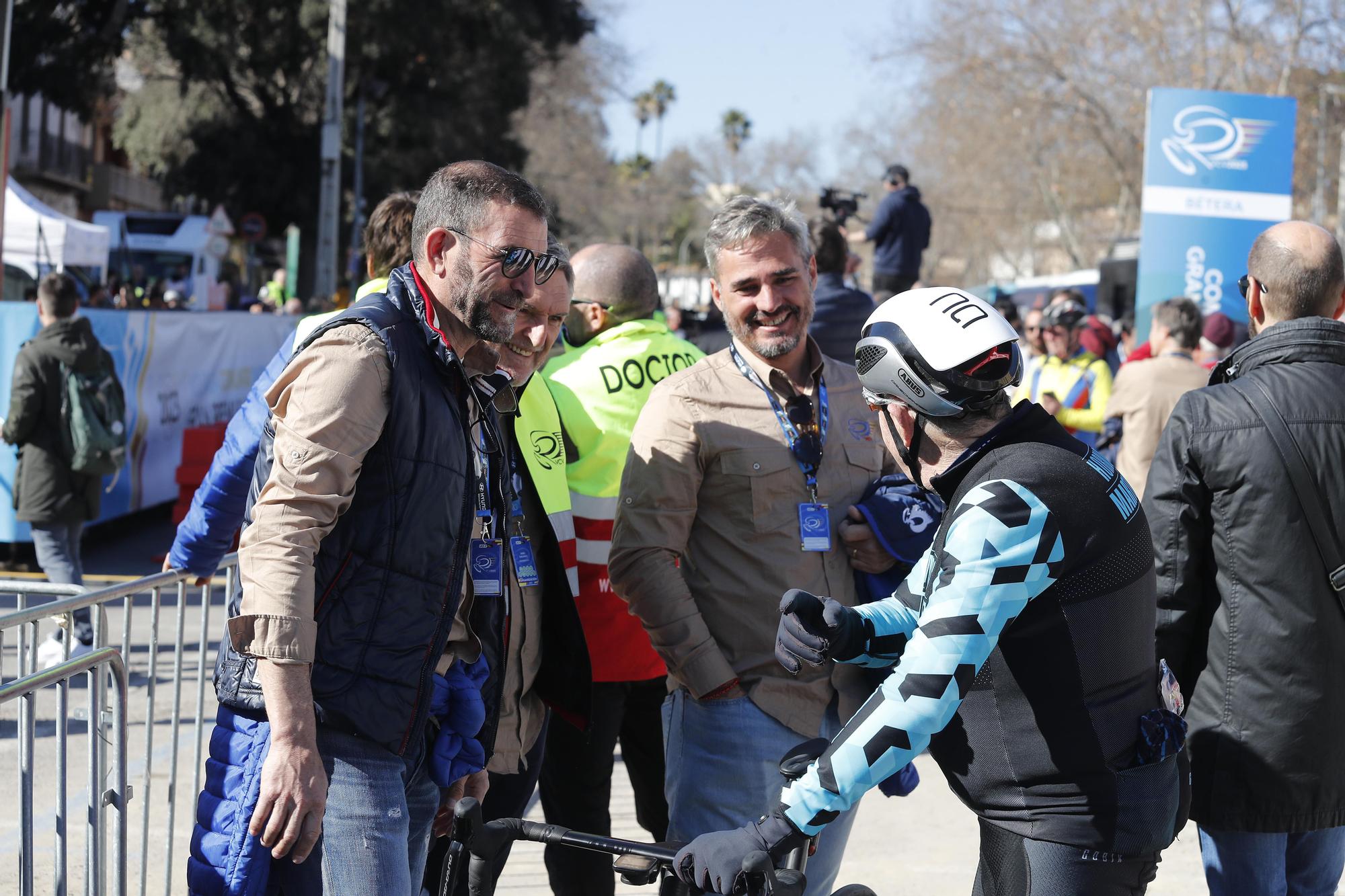 Salida de la Volta Ciclista a la Comunitat Valenciana desde Bétera
