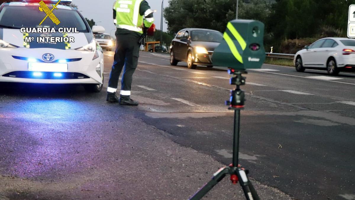 Control de velocidad la Guardia Civil.