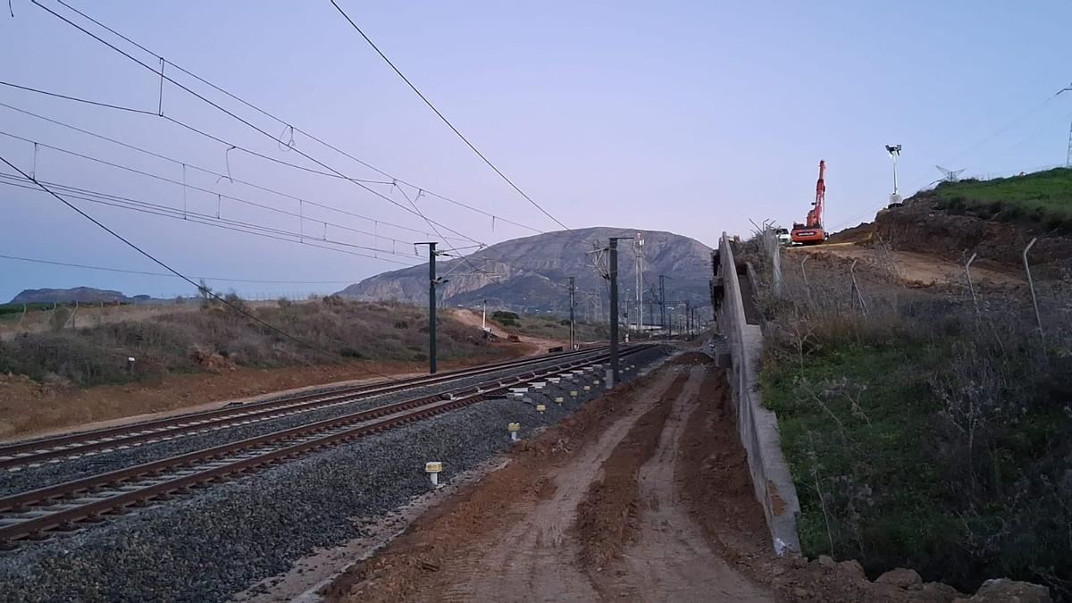 Tramo del AVE en Álora, zona en la que los desprendimientos de tierra obligaron al corte de la vía