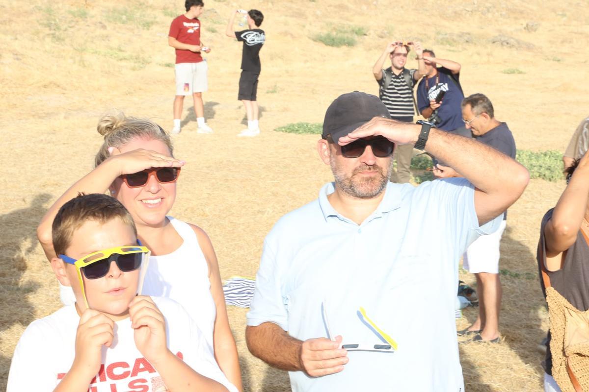 El eclipse solar deja imágenes únicas desde el enclave arqueológico de Ategua en Córdoba El eclipse solar deja imágenes únicas desde el enclave arqueológico de Ategua en Córdoba