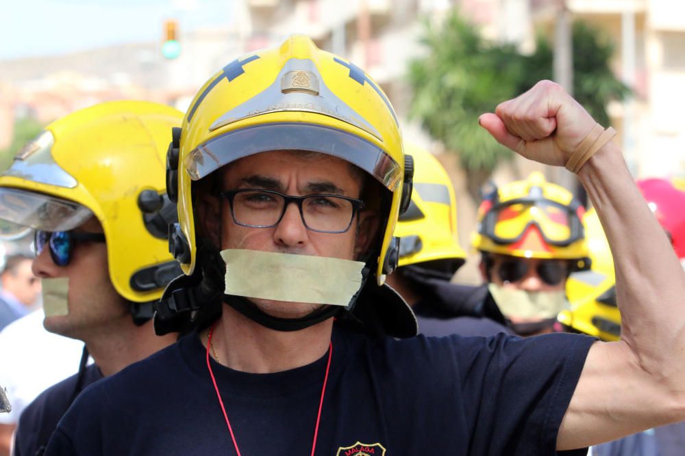 Manifestación de los bomberos de Málaga