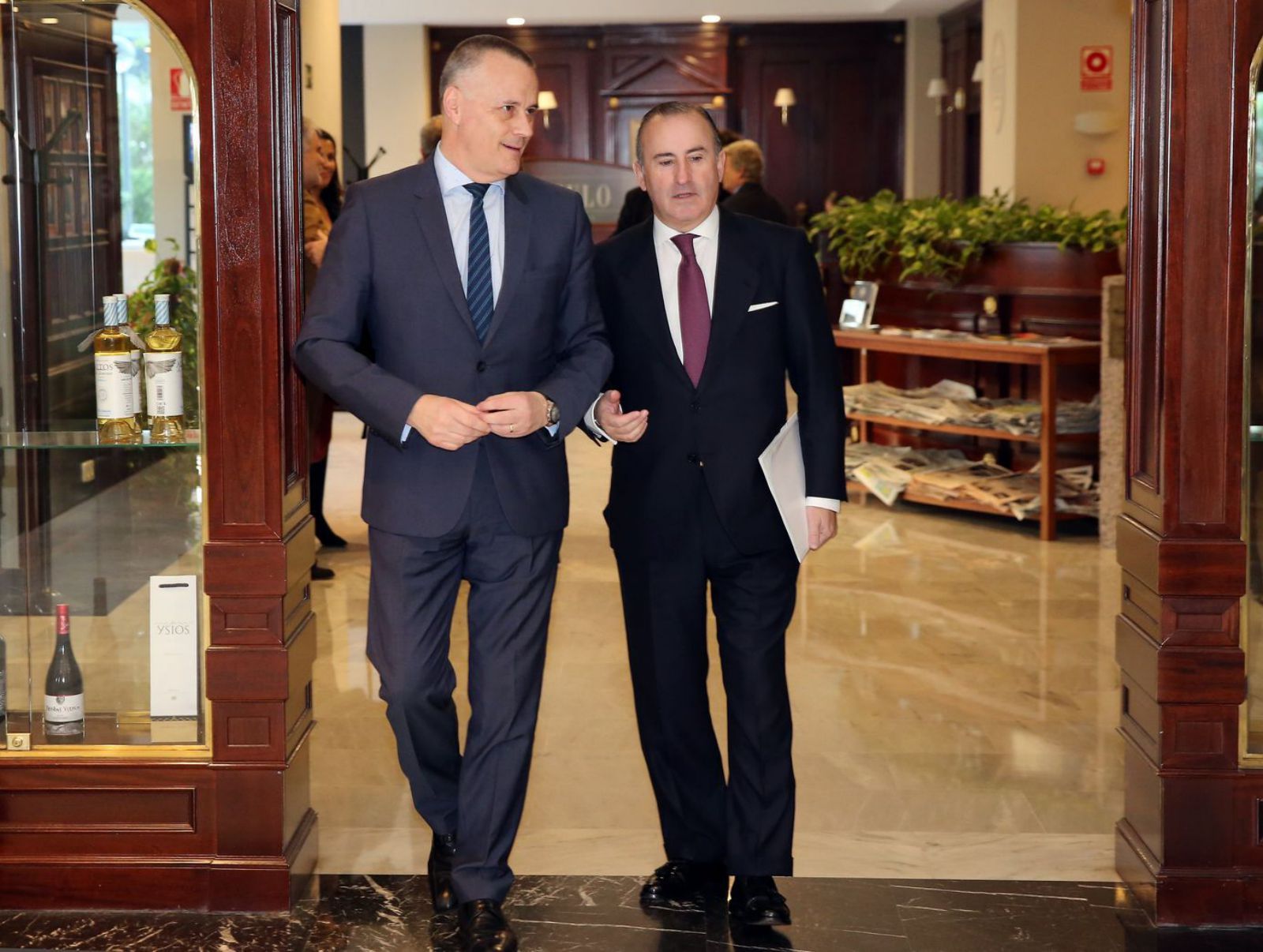 Jorge Cebreiros con el director general de Sabadell Gallego, Pablo Junceda