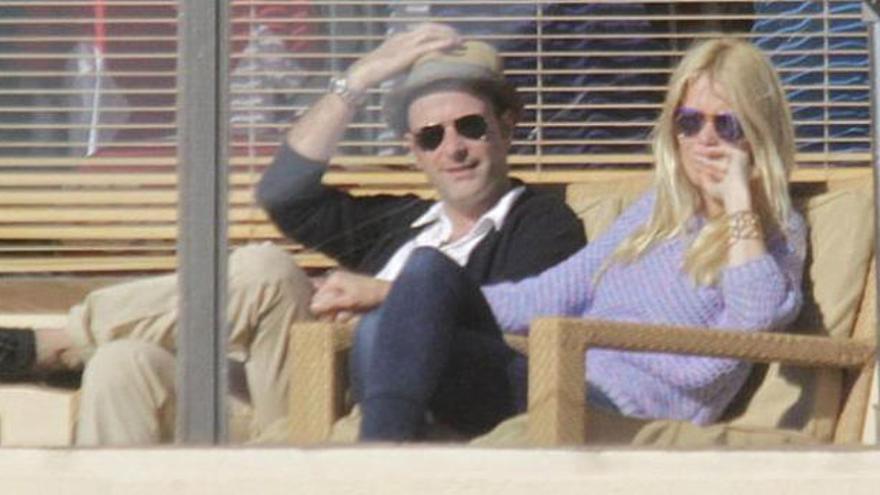 Matthew Vaughn y Claudia Schiffer.