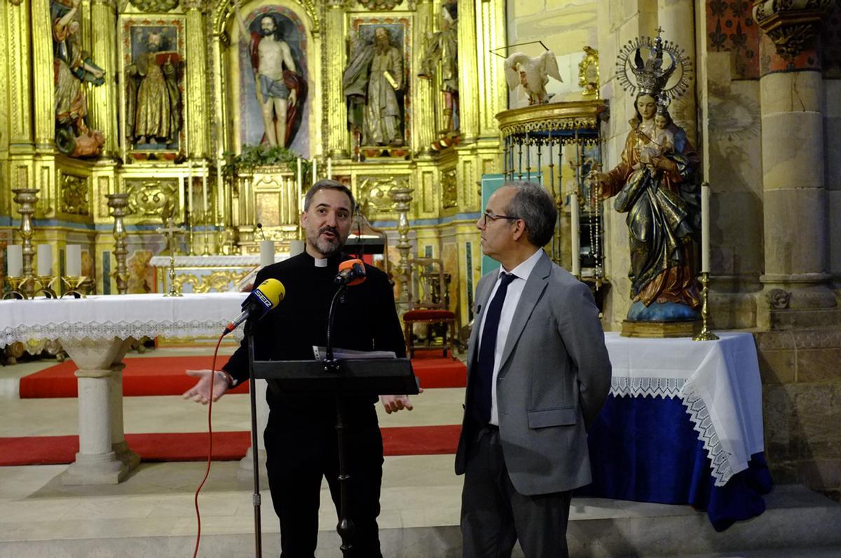 El párroco Francisco Ortega durante la presentación de Beneventum.