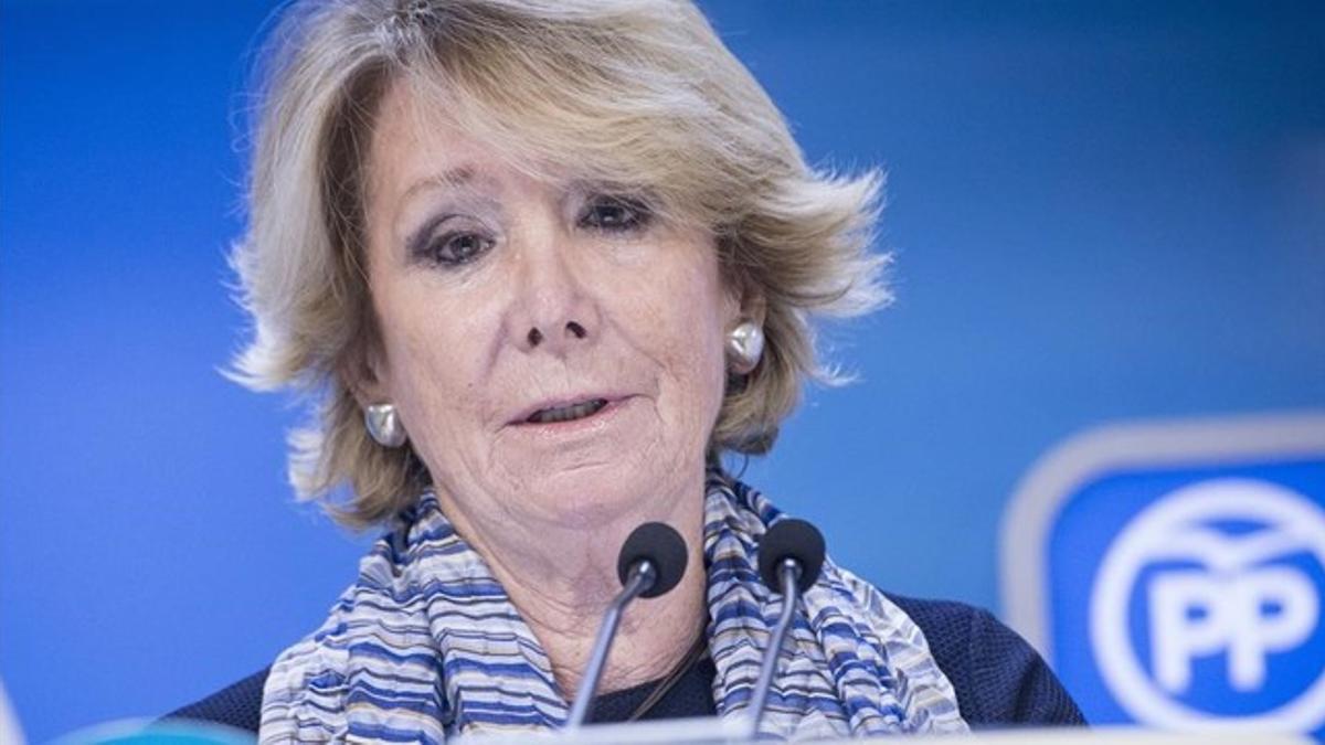 Esperanza Aguirre comparece en la sede de Génova para presentar su dimisión.