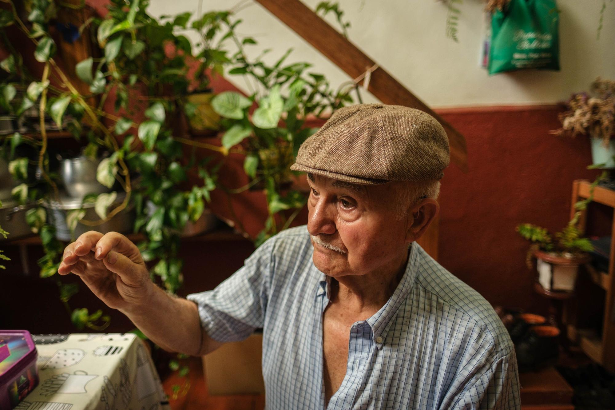 Francisco Rodríguez Herrera, the patriarch of the plumbers of the mountain in Tenerife