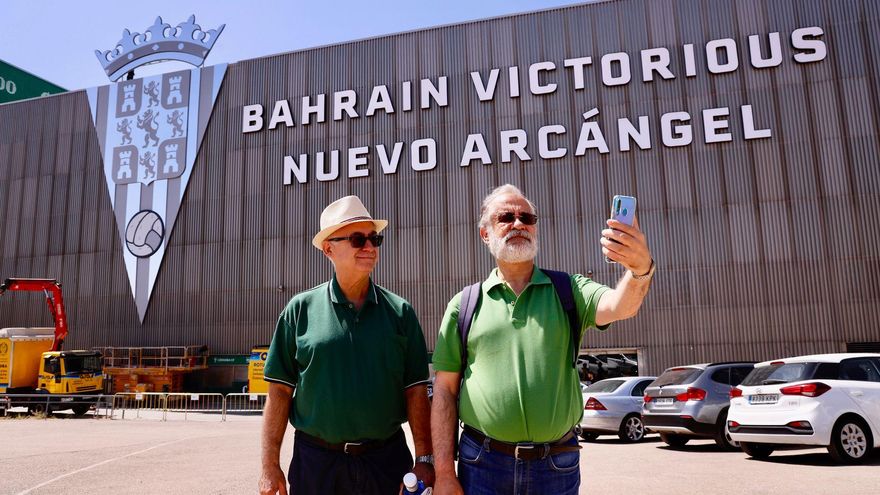 El Arcángel ya luce nuevo rostro: casi listo el gran rótulo luminoso de Fondo Norte