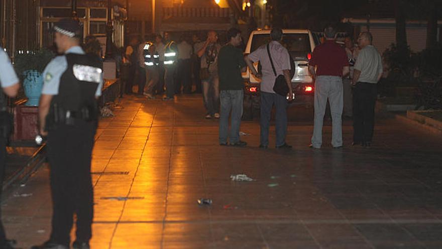 Entre Benalmádena y Torremolinos. La explosión del artefacto provocó escenas de tensión y nerviosismo en la zona, que fue acordonada por la Policía Nacional.