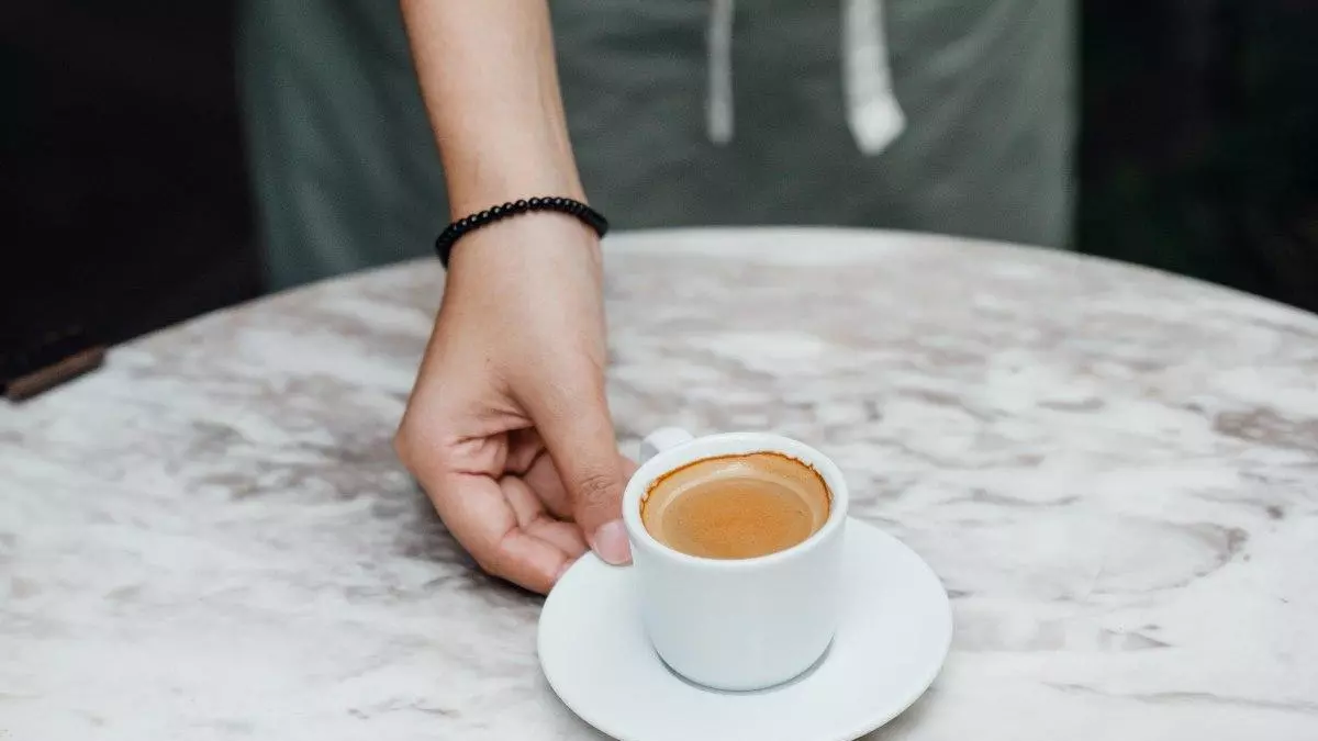 Así podrás averiguar si el camarero te ha servido un café descafeinado