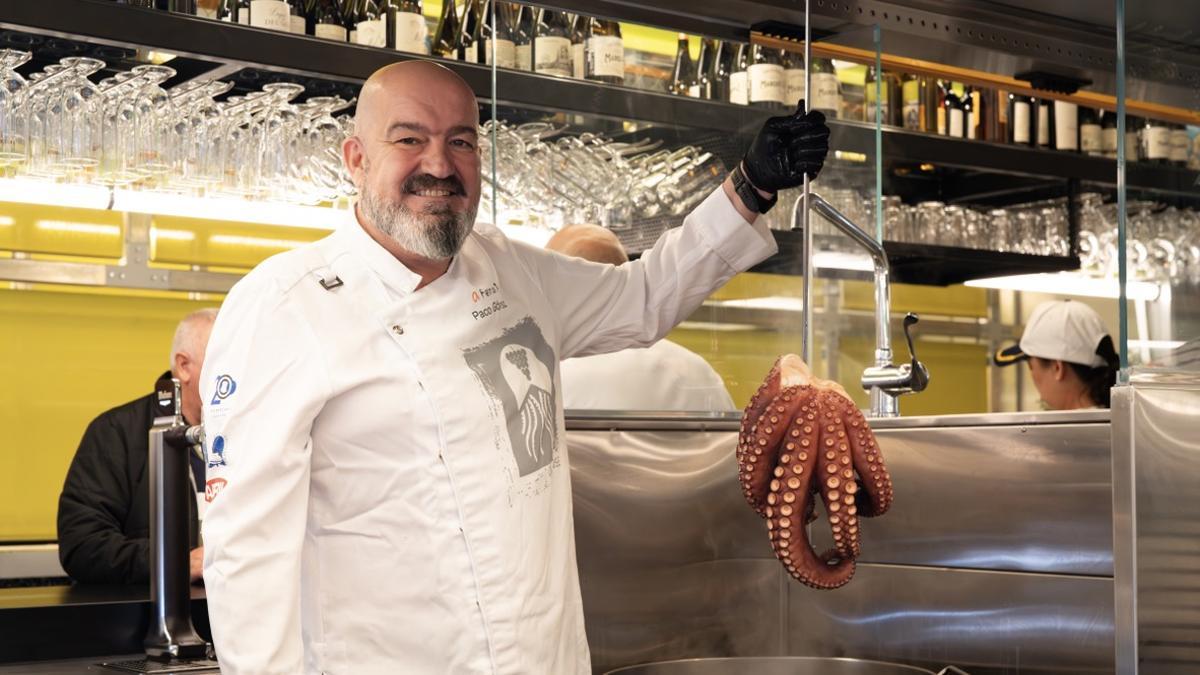 Paco Gómez, de la pulpería A Feira.