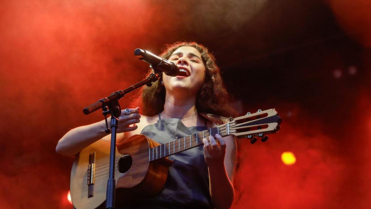 Concierto de Silvana Estrada e Ixeya en Música al raso