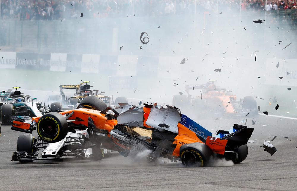 Espectacular accident d'Alonso al GP de Bèlgica