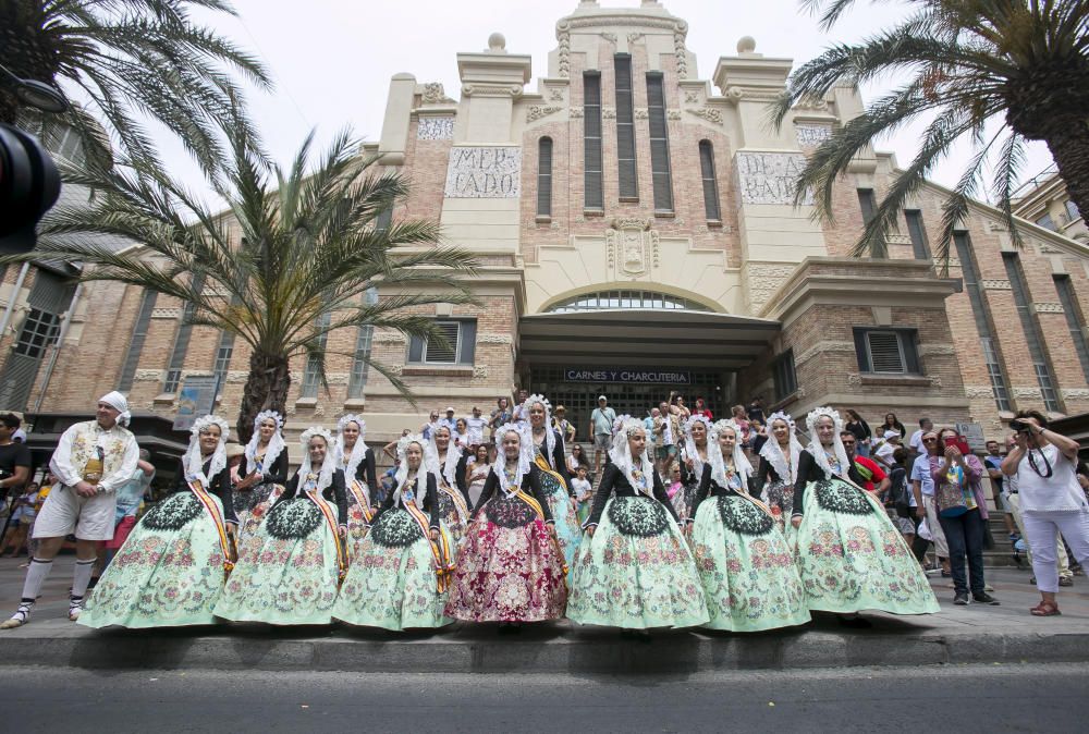 Hogueras 2019: El desfile de bandas reúne en el centro de la ciudad a millares de ciudadanos y turistas