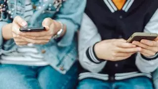 El Parlamento Europeo pide nuevas normas para combatir la adicción de los menores a las redes sociales