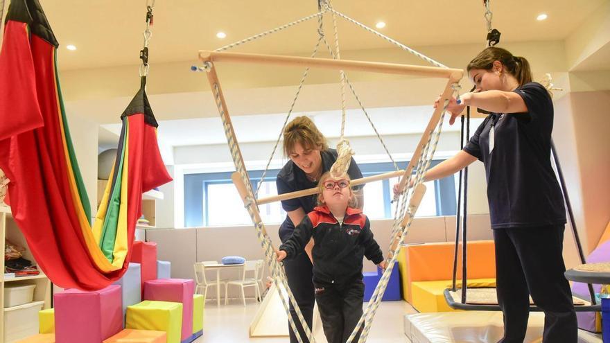 Afectados por enfermedades raras, sobre el nuevo centro de atención integral de la Fegerec en A Coruña: "Somos una familia y mudarnos aquí ha sido un aliciente para todos"