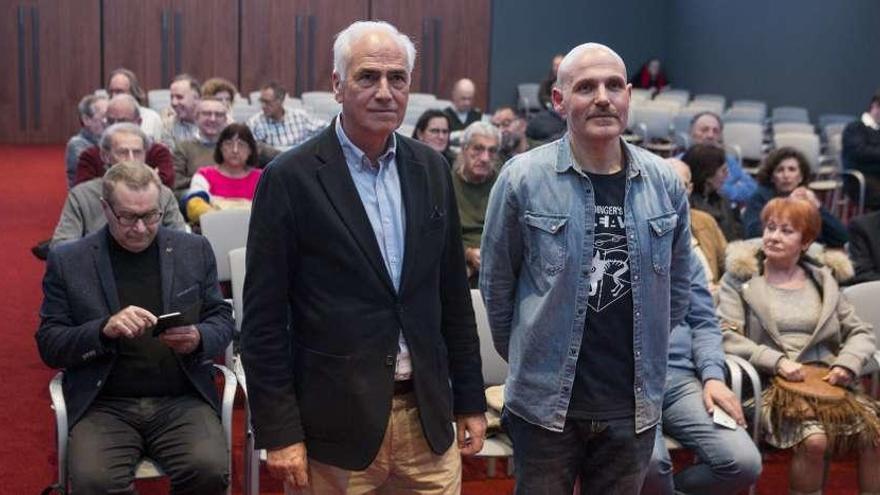 Enrique Álvarez-Uría y Raúl Alonso, ayer, en el Club Prensa Asturiana.