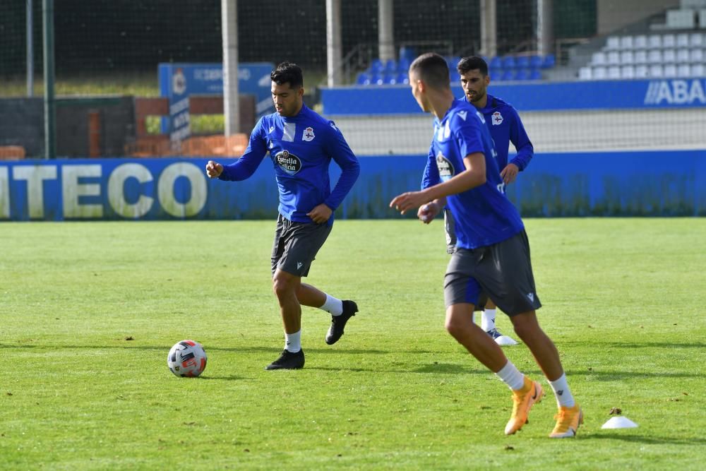 Fernando Vázquez pudo contar con toda su plantilla excepto Rui Costa y el fabrilista Sanmartín. Ambos se entrenaron con el readaptador, Fran Molano, entre el gimnasio y el césped.