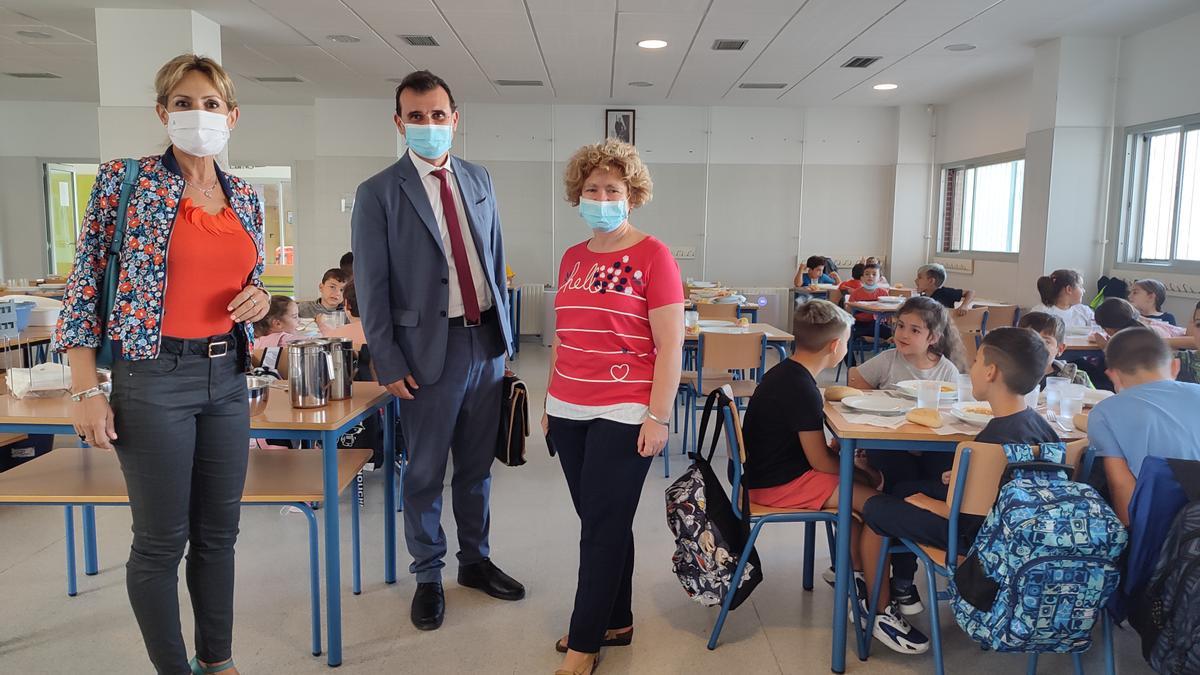 Visita de Inmaculada Troncoso al colegio Fray Albino, en una imagen de archivo.