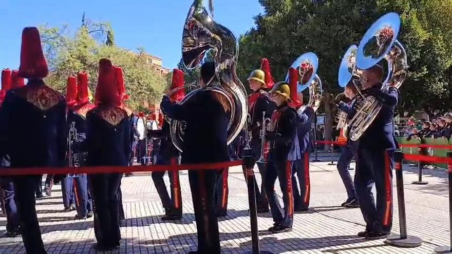 La banda de Países Bajos ameniza los momentos previos de la mascletà