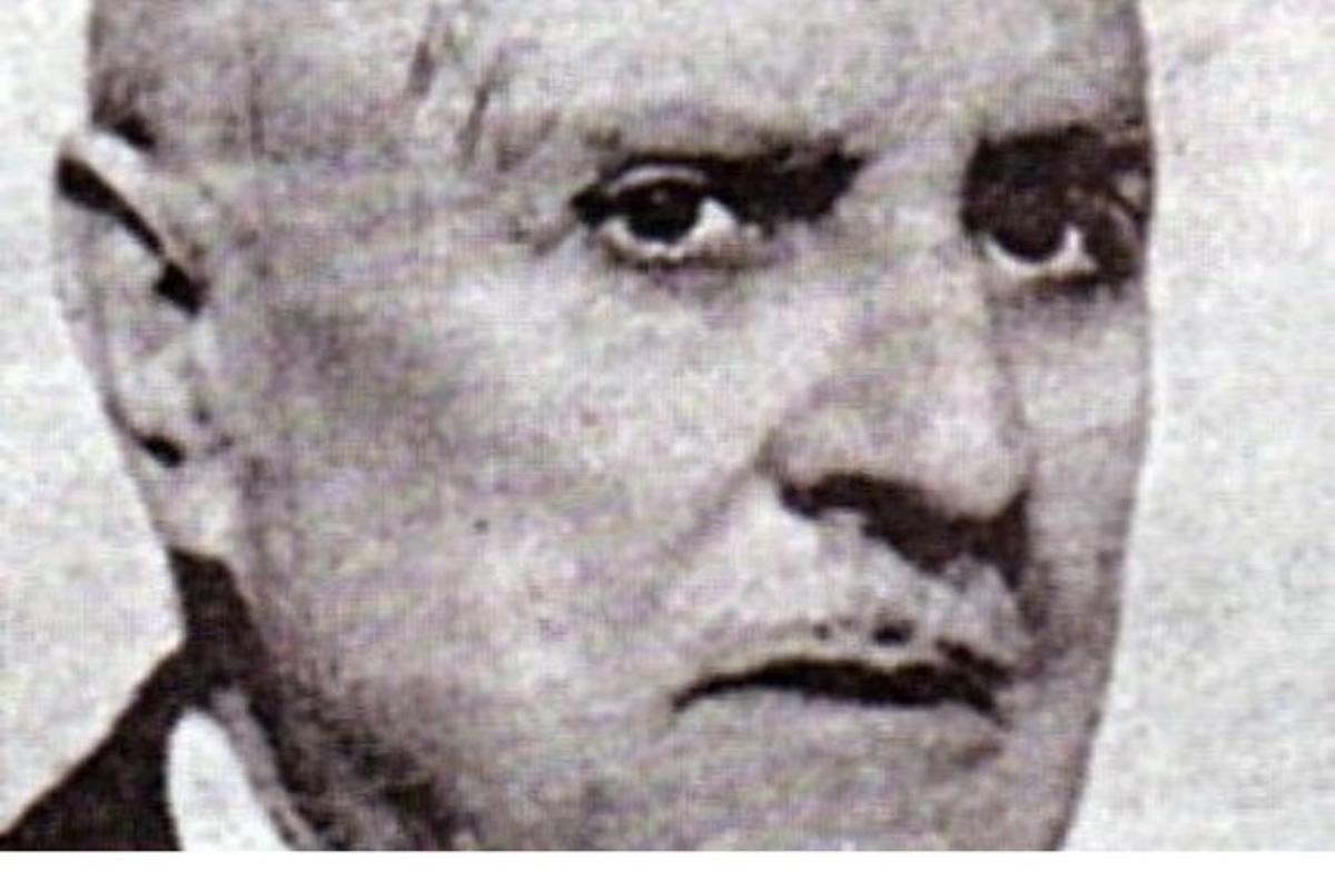 León Leal.