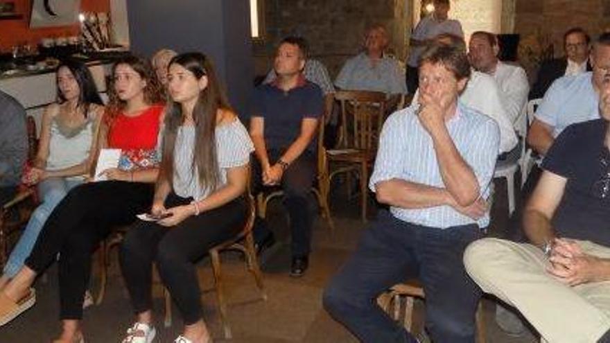 Assistents a la presentació d'Units per Avançar, ahir, a Manresa