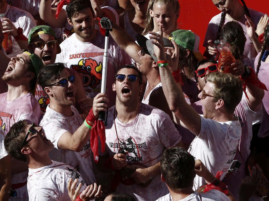 Pamplona celebra el seu tradicional 'chupinazo'