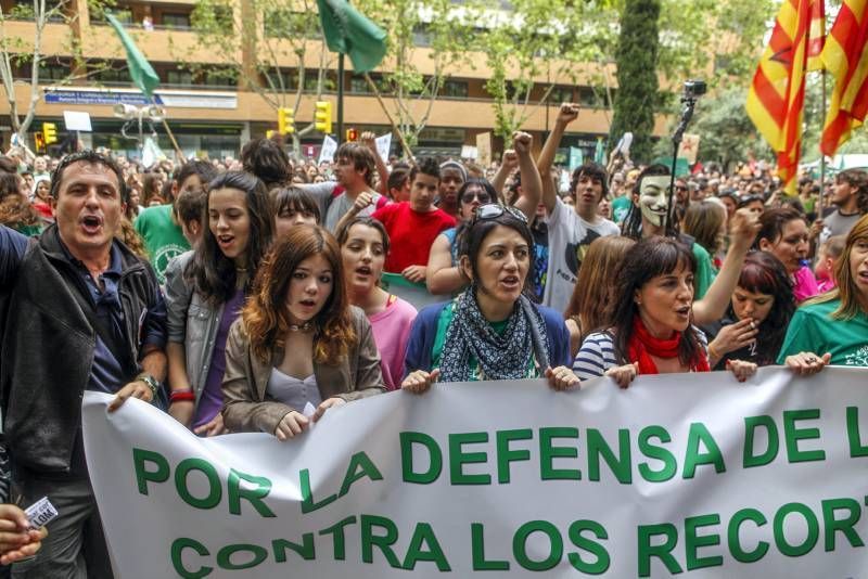 Fotogalería de la protesta en Zaragoza contra la 'ley Wert' y los recortes