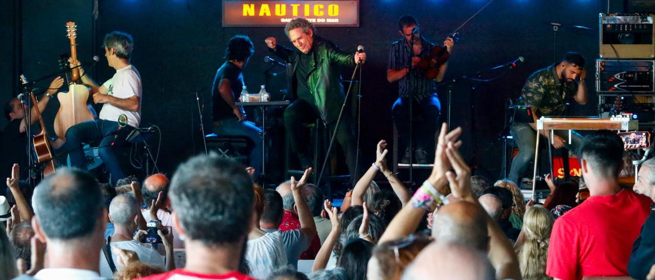 Un concierto reciente celebrado en El Náutico de A Barrosa, el de Miguel Ríos.