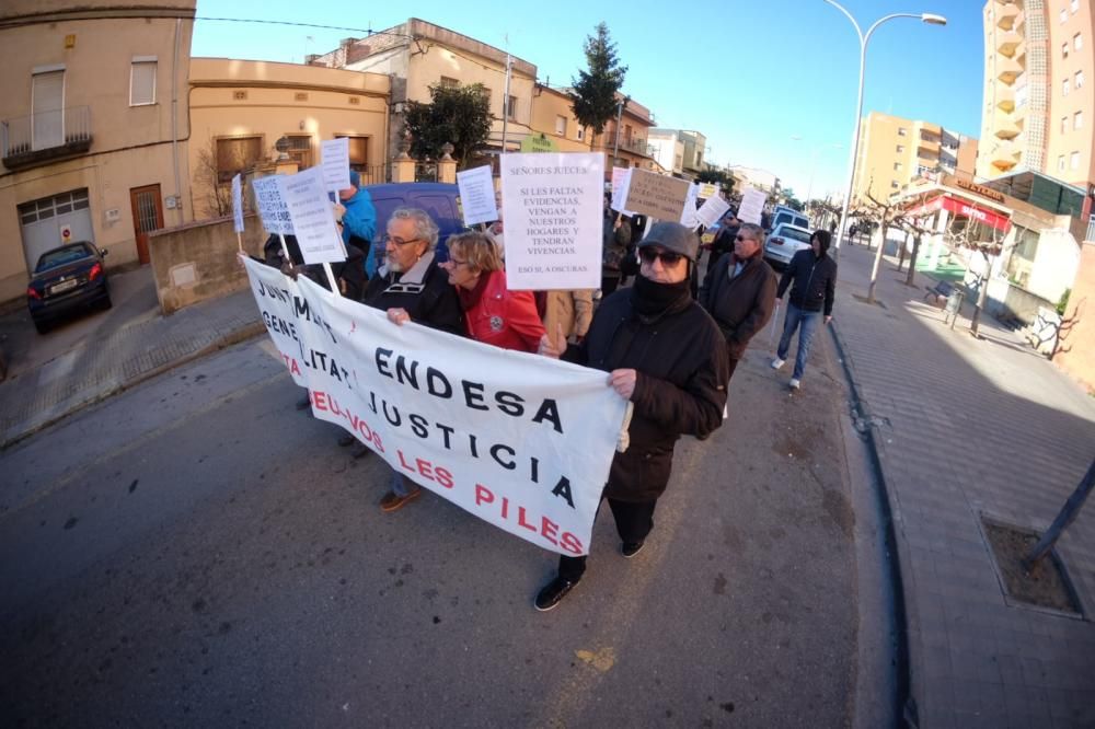 Protesta de veïns del Culubret pels talls de llum.