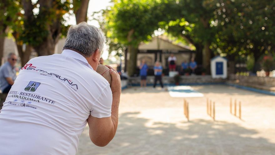La avilesina Paula Sierra Bonet gana el II Concurso de fotografía de la Peña La Mazuga, de Poo (Llanes)
