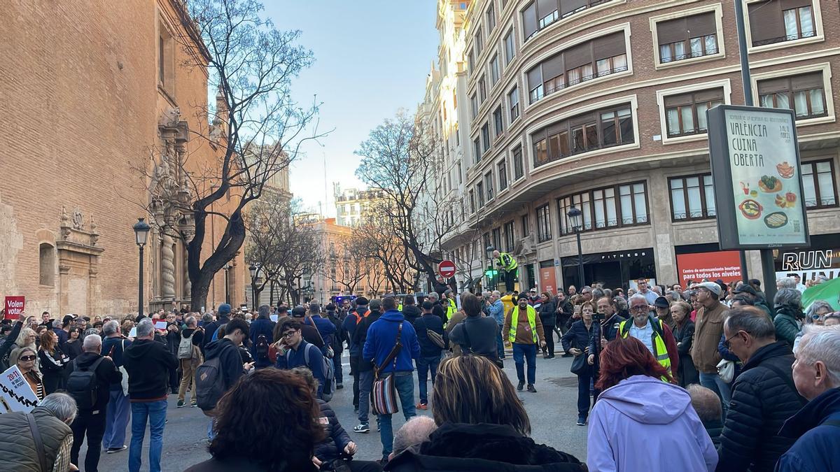 La manifestación, a su paso por Poeta Querol