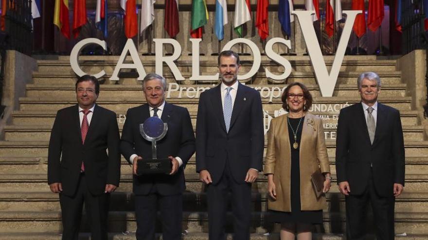 Felipe VI ha entregado el premio a Antonio Tajani.