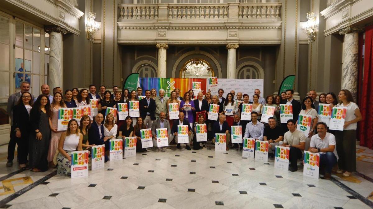 Presentación de València contra el Cáncer 2025 en el Salón de Cristal del Ayuntamiento de València