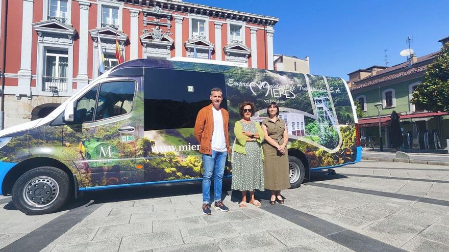 El turismo en Mieres va rodado: el bus implantado por el Ayuntamiento agota sus plazas