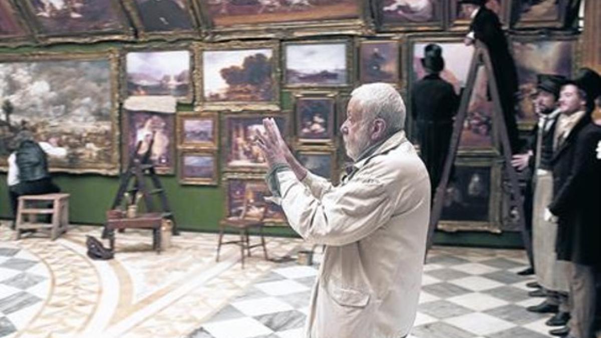 El director británico Mike Leigh, durante el rodaje de 'Mr. Turner'.
