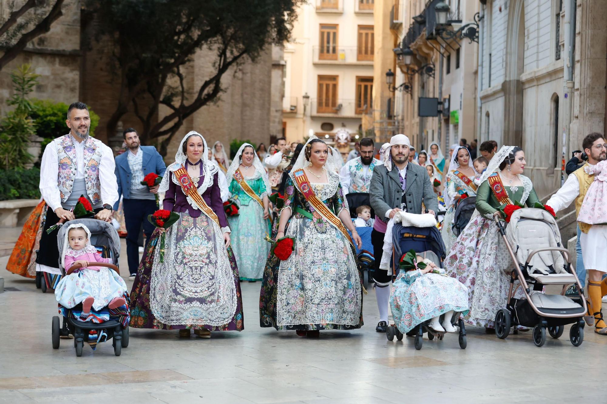 Búscate en el primer día de la Ofrenda en la calle San Vicente entre las 18:00 y las 19:00