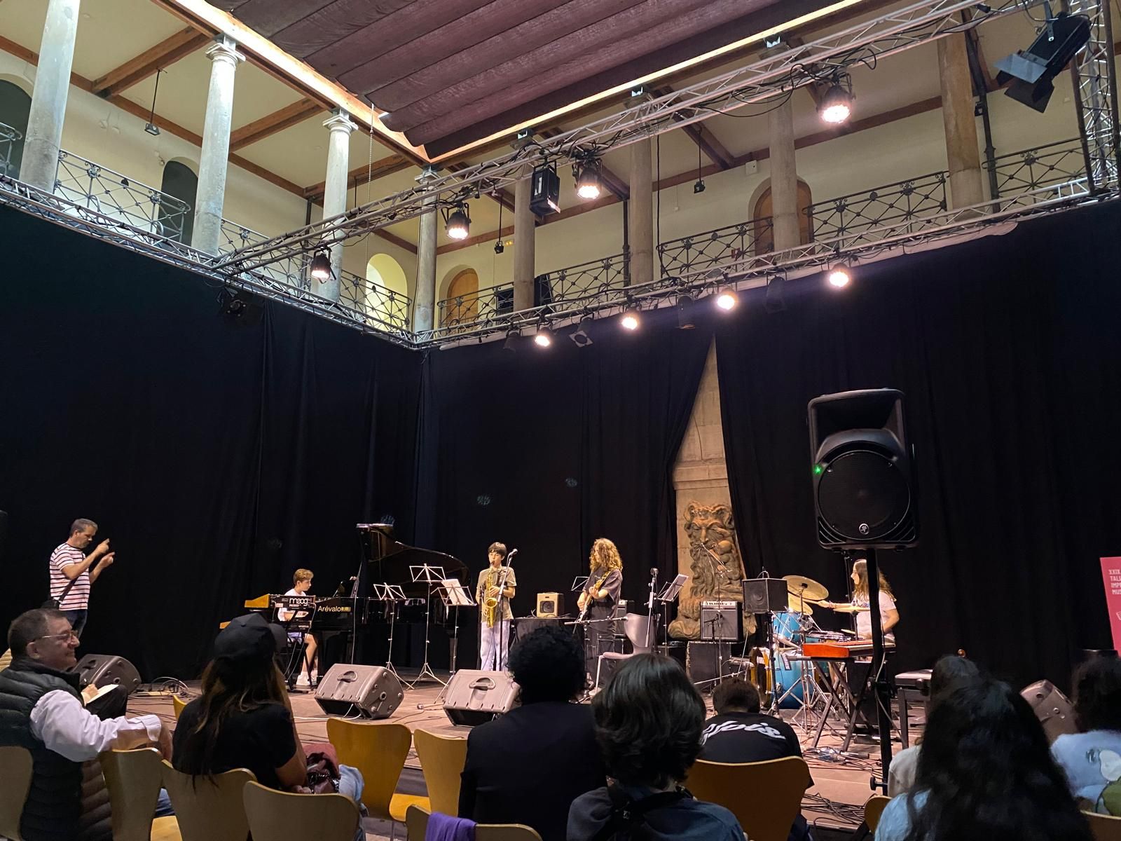 Así fue el concierto para clausurar los talleres de improvisación musical en Gijón (en imágenes)