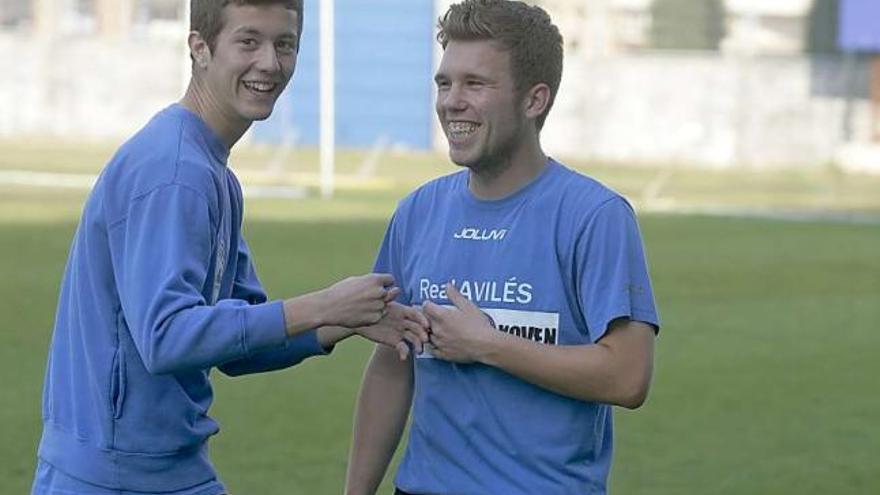 Juanín, a la izquierda, y Sergio, en un entrenamiento en el Suárez Puerta.