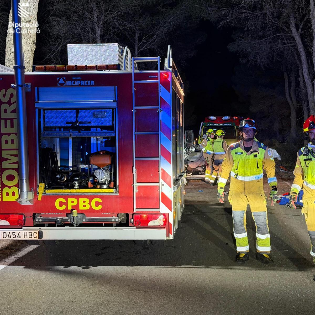 Imágenes de la actuación del Consorcio Provincial de Bomberos en el accidente Imágenes de la actuación del Consorcio Provincial de Bomberos en el accidente