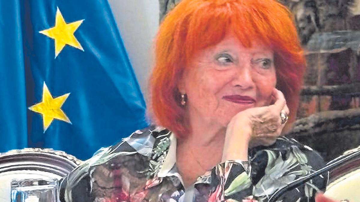 Julia Sevilla, profesora honorífica de Derecho y autora del libro ‘Olympe de Gouges’.