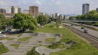 Fallece un hombre de 52 años en Gijón tras salirse de la vía con un cuadriciclo en El Polígono