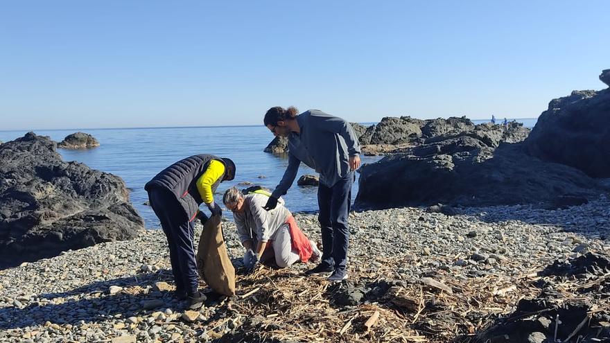 Platges Netes recull 20 quilos de brossa a Llançà