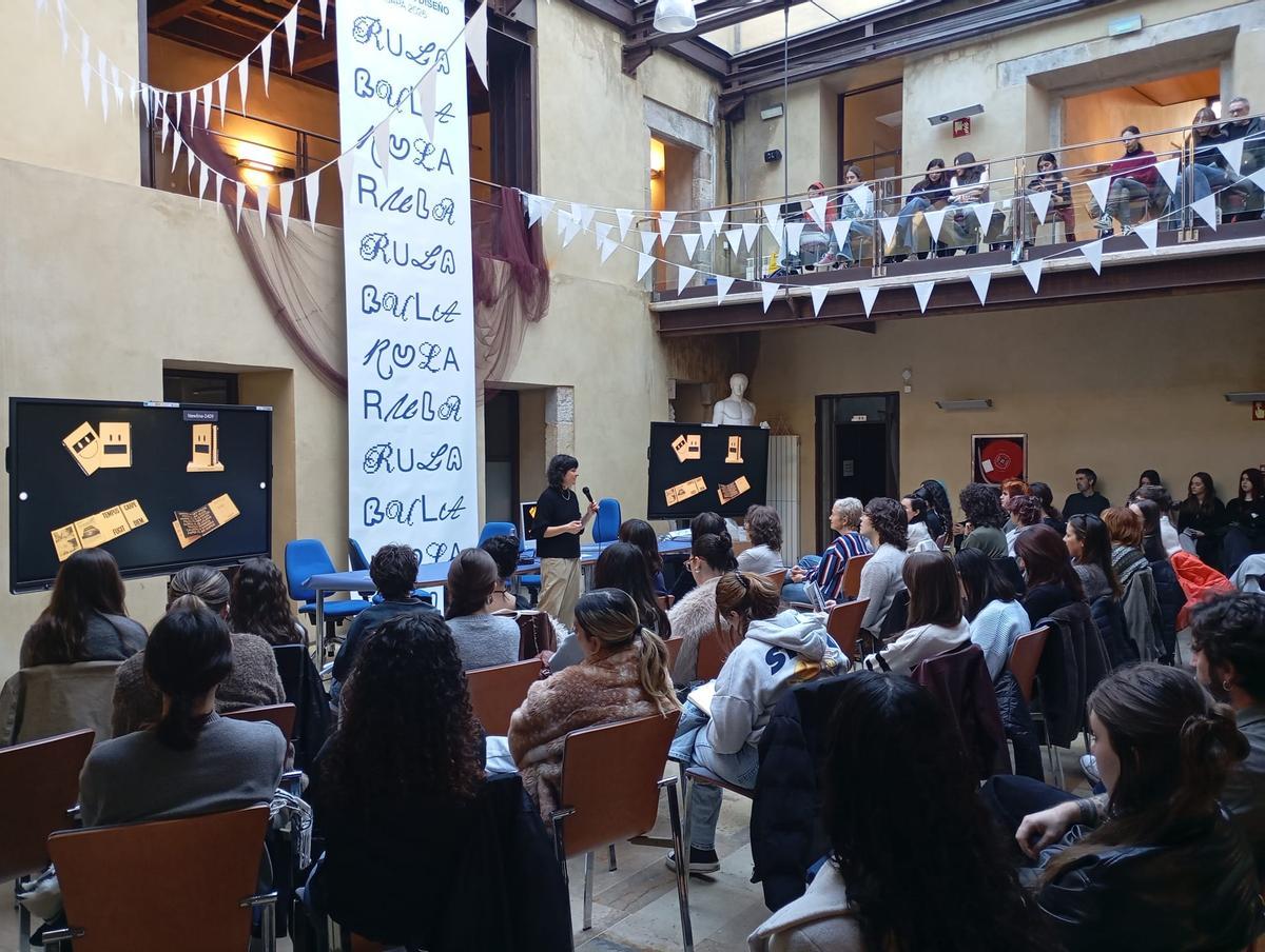 Charla de Lorena Sayavera para los alumnos de Diseño.