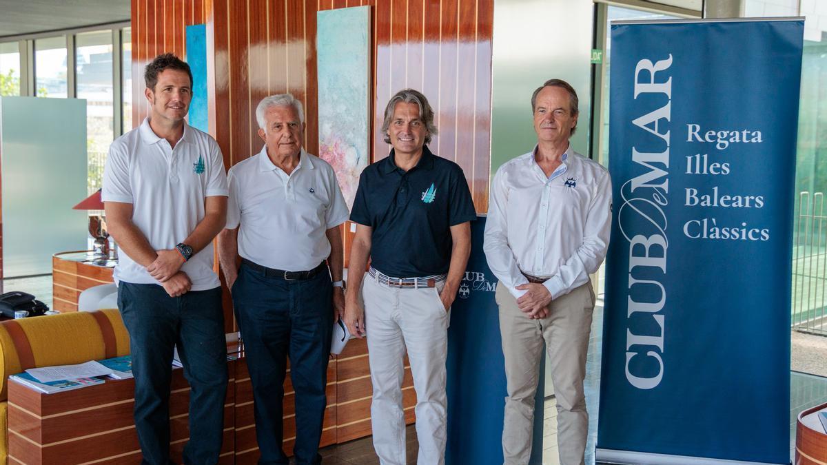Gonzalo Roig, Manolo Nadal de Uhler, José Luis Arrom y José Cuart durante el acto.