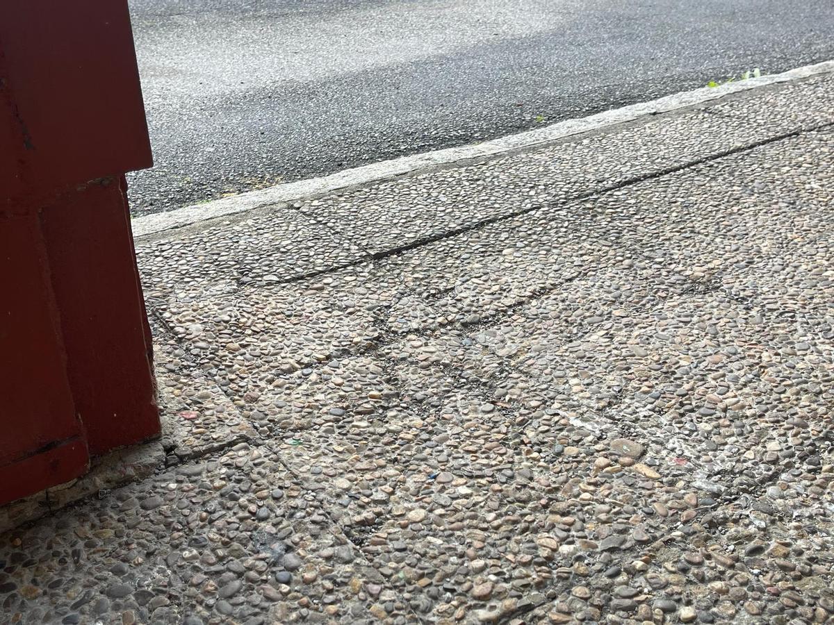 Así fue la concentración de protesta en el colegio Eulalia Álvarez