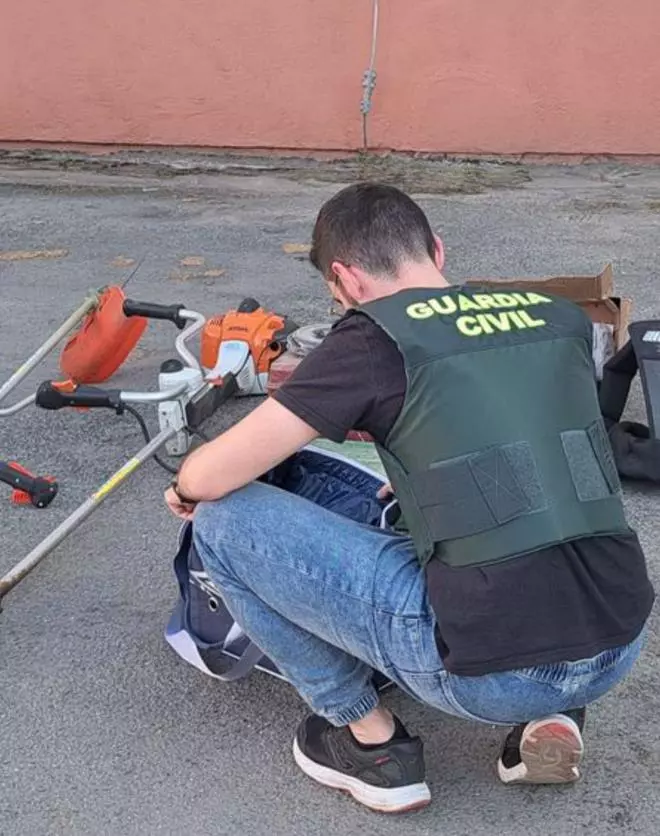 El sospechoso de quemar una casa tras entrar a robar, investigado también por tener una pistola cargada y por presuntas amenazas al perjudicado