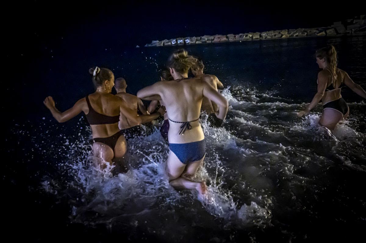 Baños contra la noche infernal en Barcelona