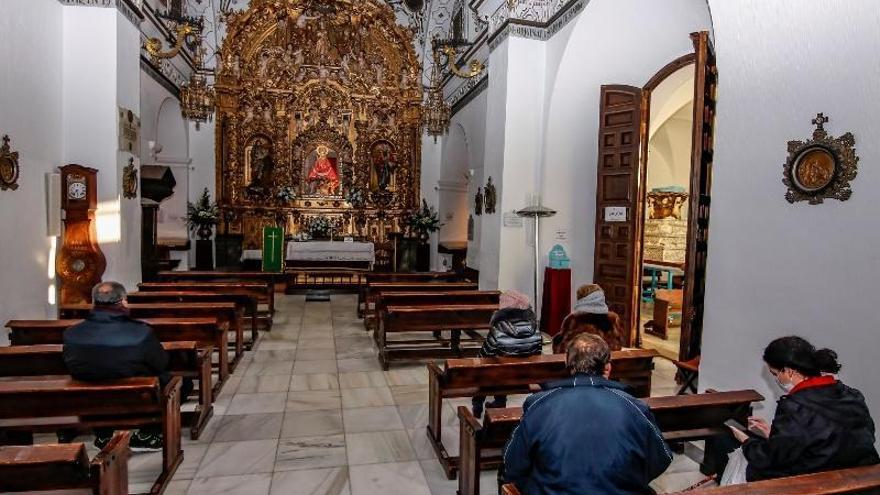 Una treintena de familias se interesa por los nichos del columbario de la Montaña