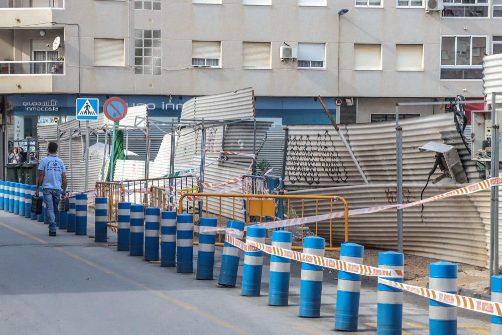 El Ayuntamiento tiene abierto un expediente de peligrosidad para exigir la reposición de la valla perimetral de la obra del centro comercial abandonado de Torrevieja desde 2012